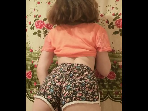 ❤️ Sexy jonk Babe deet hir Shorts op der Kamera of Sex bei eis ☑