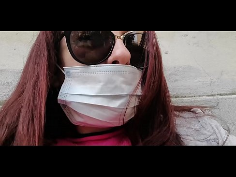 ❤️ D'Nicoletta hëlt sech op hirem Noper a pisst a senger Garage (Special Covid19 Italienesch Quarantän) Sex bei eis ☑