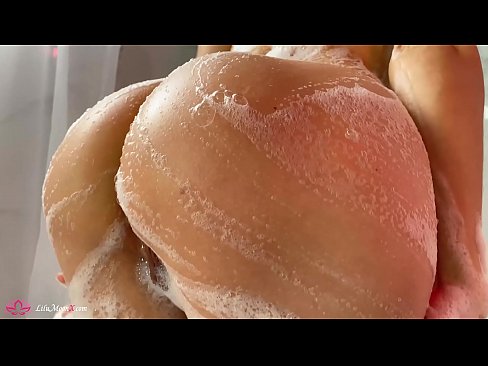 ❤️ Brunette masturbéiert Pussy mat Vibrator fir en intensiven Orgasmus an der Dusch Sex bei eis ☑
